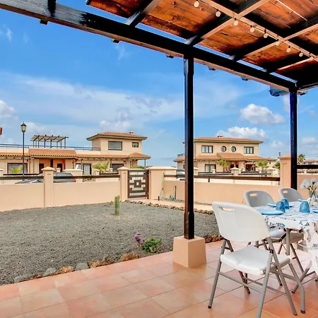 Casa Torre Ferienhaus La Oliva
